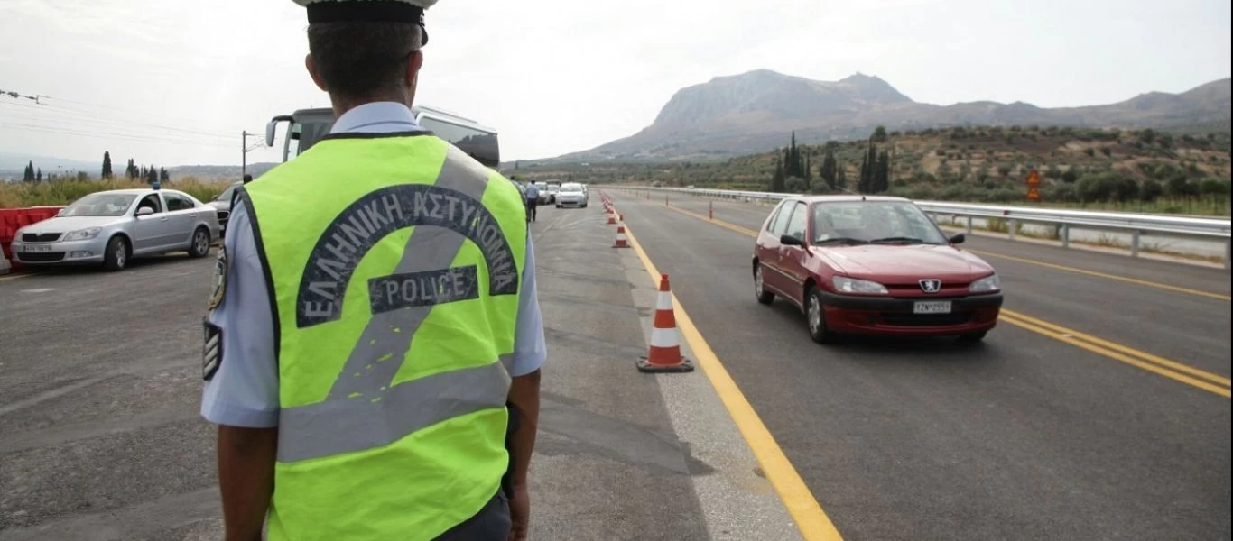 Αυξήθηκε η κίνηση στους δρόμους της Αττικής παρά τα μέτρα απαγόρευσης